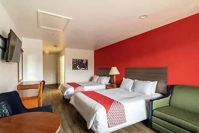 2 Queen Bed with Pull Out