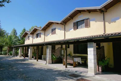 Appartamento con piscina in comune a pochi km...