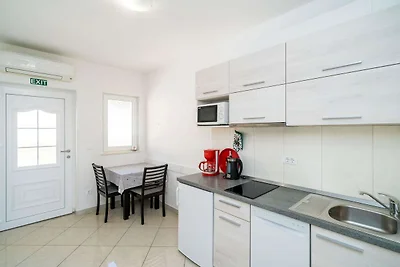 Villa Samba - Studio Apartment with Balcony a...