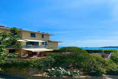 Rückzugsort am Meer mit Balkonblick