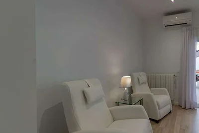 Geschmackvoll eingerichtete Villa auf...