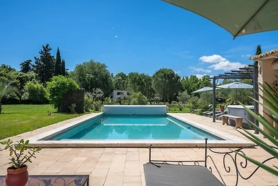Große Familienvilla in Arles mit Pool