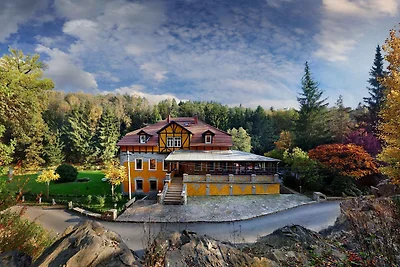 Esclusivo appartamento in villa liberty