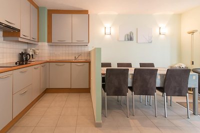 Appartement met terras en zijdelings zeezicht