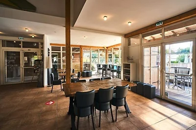 Ferienwohnung am See von Parentis mit Pool