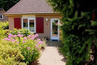 Bel bungalow a Beek con vasca idromassaggio