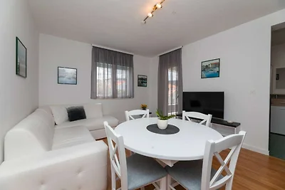 Villa Supetar Garden - Two Bedroom Apartment ...