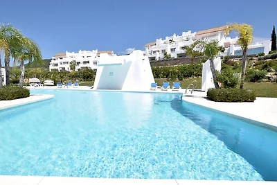 Lussuoso appartamento a Estepona con piscina
