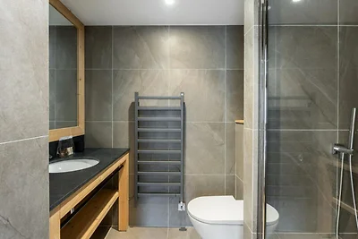 Neues Chalet 100 Meter von den Skiliften...