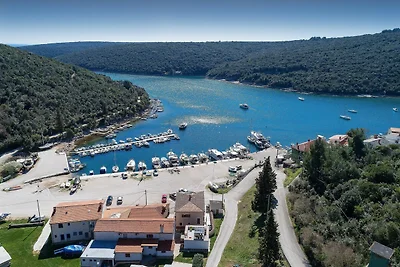 Villa con jacuzzi e terrazza panoramica