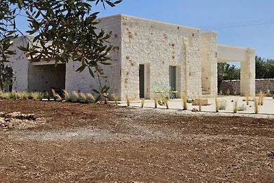 Villa in jahrhundertealtem Olivenhain