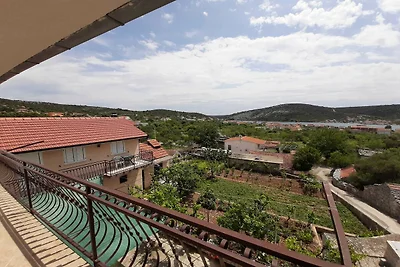 Cozy Apartments with Private Balcony Vinisce ...