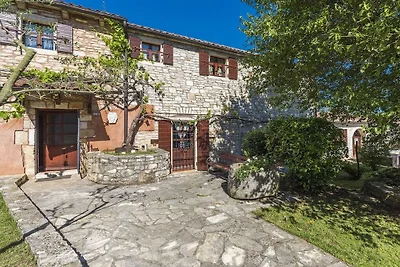 Villa in Žminj mit Schwimmbecken
