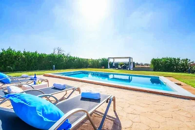 Ländliche Villa in Búger mit Pool