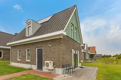 Ferienhaus in Medemblik mit privatem Steg