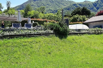 Villa a Castellveccana con piscina privata