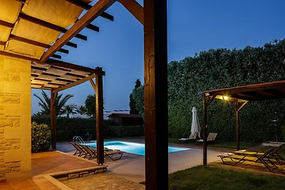 Villa in Adelianos Kampos