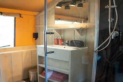 Luxe familielodge met slaaphoekje buiten