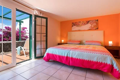 Ferienwohnung in Tias mit Schwimmbecken