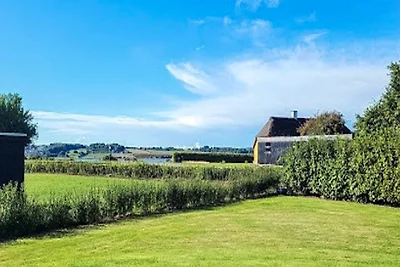 Gerenoiveerde Toevlucht in Hejlsminde-By...