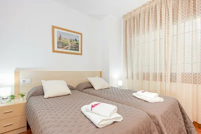 Zentrales Roses-Apartment mit Terrasse