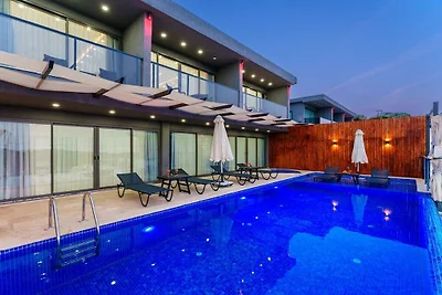 Villa in Kalkan mit Schwimmbecken