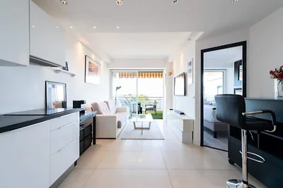 Apartment in Golfe-Juan mit Meerblick