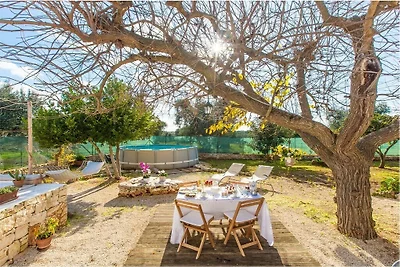 Trullo con piscina per bambini