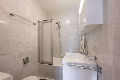 Wohnung in einer Villa mit Terrasse