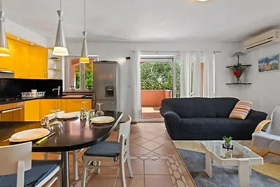 Appartement avec piscine à Vabriga