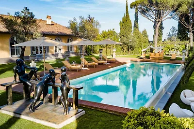 Weingut-Villa in den Hügeln von Lucca