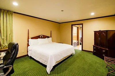 Premium Queen Suite | Houston