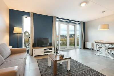 Sfeervol huis met 2 badkamer, op 700 m.