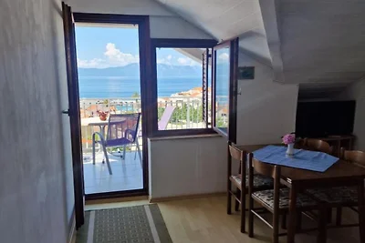 Two Bedroom Apartment with Terrace and Sea Vi...