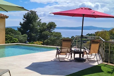 Villa in Les Issambres mit Schwimmbecken