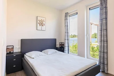 Rückzugsort am See mit modernem Komfort
