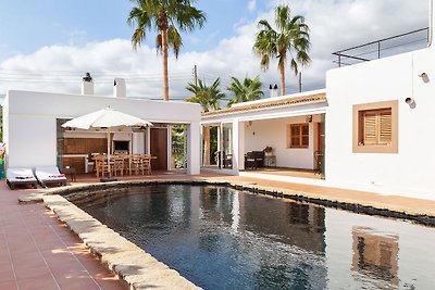 Splendida villa a Ibiza città con piscina...