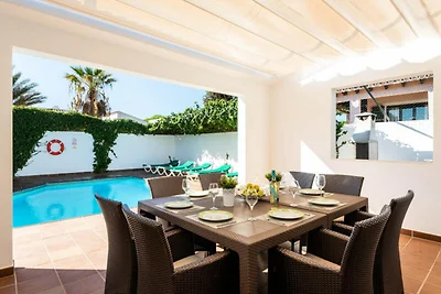 Ferienhaus in Cala'n Bosch mit Pool