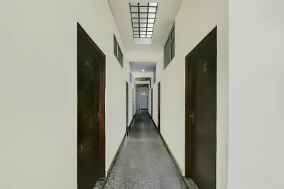 Collezione O Sunder Nagar Golvyas