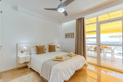 Strandapartment mit Terrasse und Aussicht