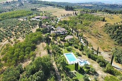 Schönes Ferienhaus in Gambassi Terme mit Pool