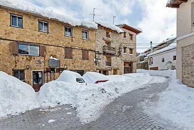 Einladende Wohnung in Gudar mit Terrasse