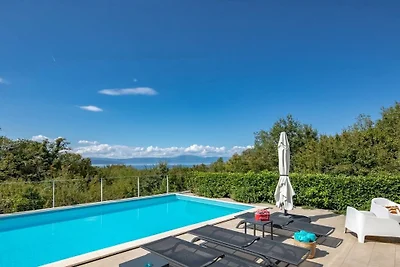 Villa in Malinska mit Schwimmbecken