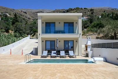 Villa in Mariou mit Pool und Ausblick