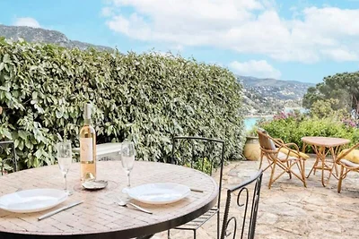 Apartment in Le Lavandou mit Meerblick
