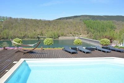 Villa in Stavelot mit Seeblick, Whirlpool