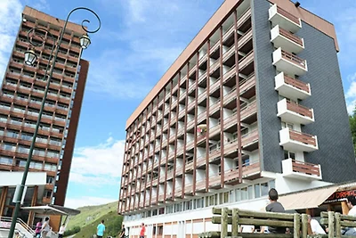 Helle Maisonette-Wohnung · Direkt an der Pist...