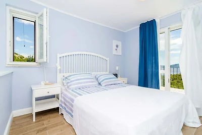 Villa mit 3 Schlafzimmern, Terrasse und Pool