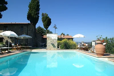 Ferienhaus in Montecarelli mit Swimmingpool