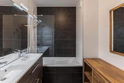 Silver Lodge Residence - B